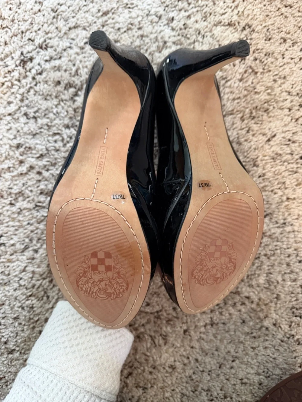 Vince Camuto Black Patent Leather Pointed-Toe Pumps - Picture 2 of 3